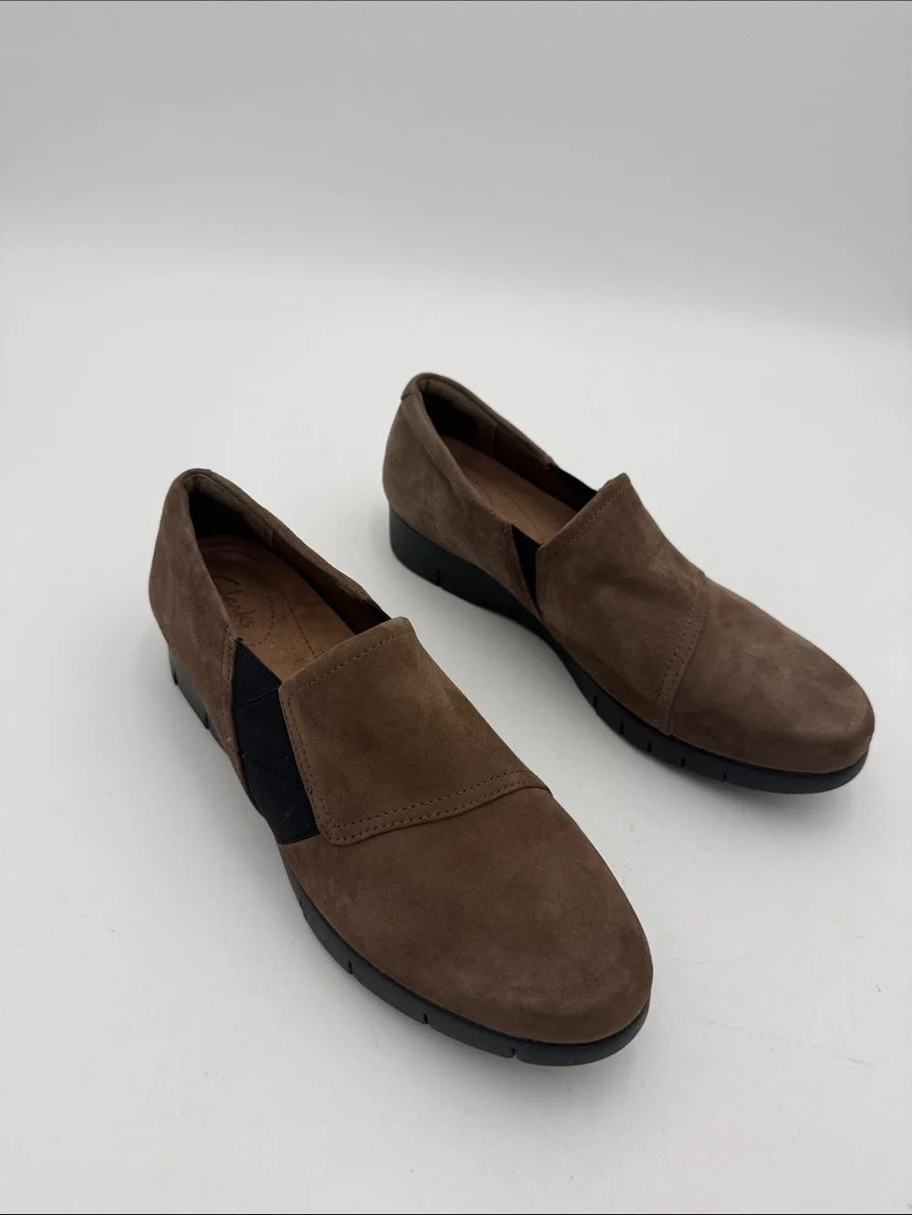 Clarks Tan Suede Slip-On Loafers women 8M casual office comfort retro